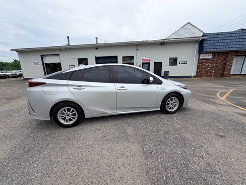 Used 2020 Toyota Prius Prime XLE FWD image 21