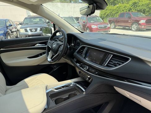 Used 2023 Buick Enclave Avenir w/ Avenir Technology Package AWD/4WD image 17