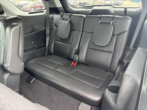Used 2024 Ford Explorer XLT w/ Equipment Group 202A AWD/4WD image 13