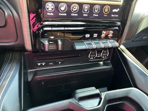 Used 2019 RAM 2500 Limited AWD/4WD image 37
