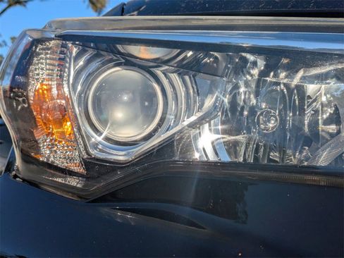 Used 2015 Toyota 4Runner Limited image 10