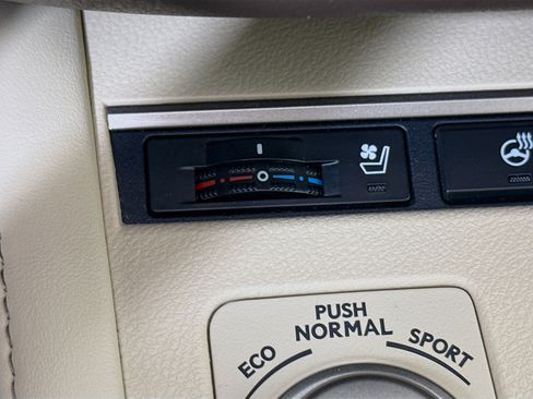 Used 2017 Lexus ES 350 w/ Ultra Luxury Package image 22