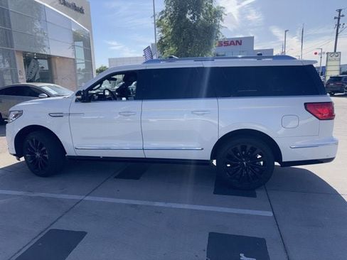 Used 2021 Lincoln Navigator L Reserve w/ Luxury Package AWD/4WD image 8