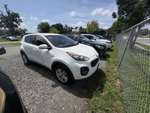 Used 2018 Kia Sportage LX AWD/4WD image 2