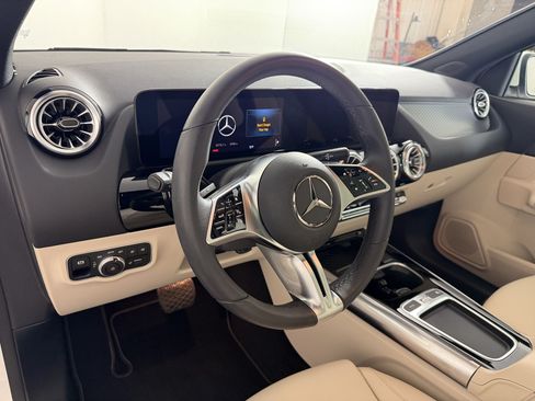 Certified 2024 Mercedes-Benz GLA 250 image 4