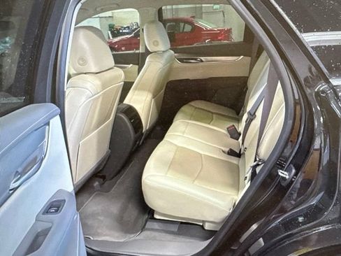 Used 2021 Cadillac XT5 Premium Luxury FWD image 13