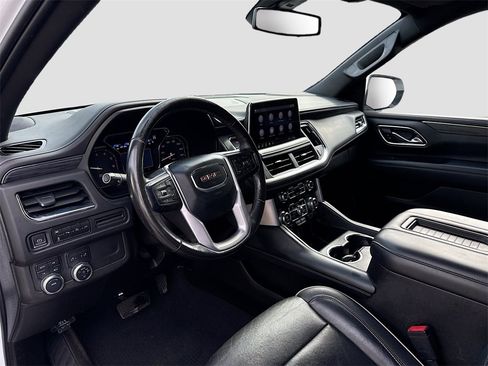 Used 2021 GMC Yukon XL SLT image 10