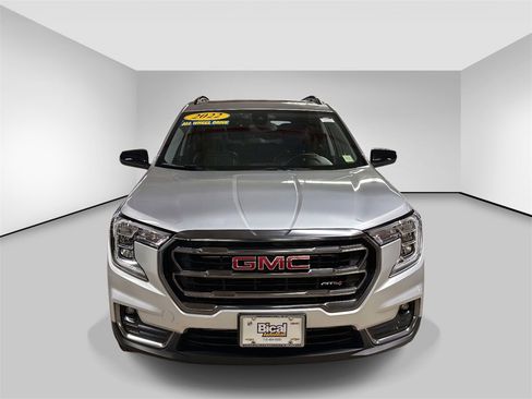 Used 2022 GMC Terrain AT4 w/ Infotainment Package II image 8