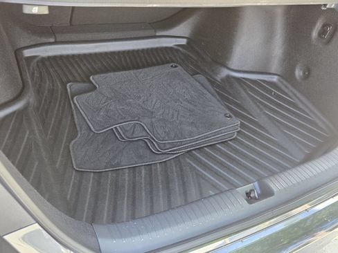 Used 2023 Honda Accord EX-L image 12