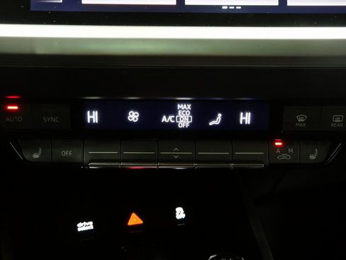 Used 2022 Audi Q4 e-tron Premium Plus image 20