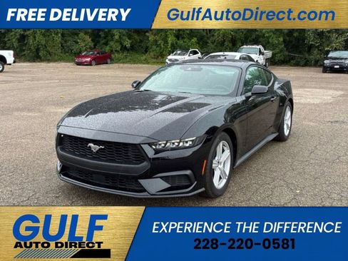 Used 2026 Ford Mustang Coupe RWD image 3