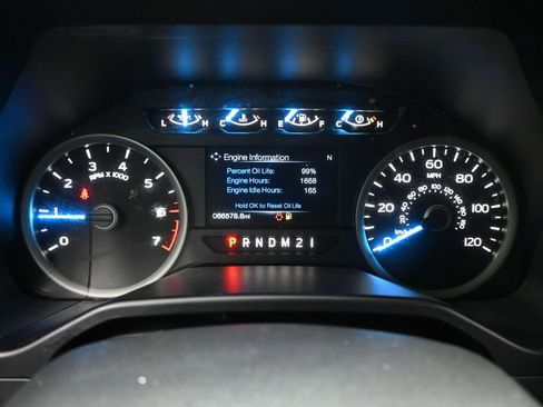 Used 2016 Ford F150 XLT image 11