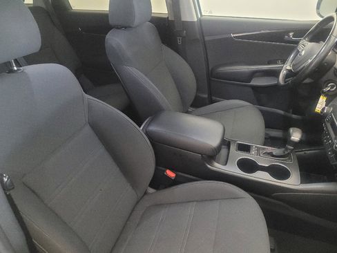 Used 2019 Kia Sorento S image 21