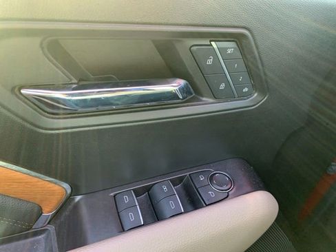 Used 2024 GMC Canyon Denali AWD/4WD image 15