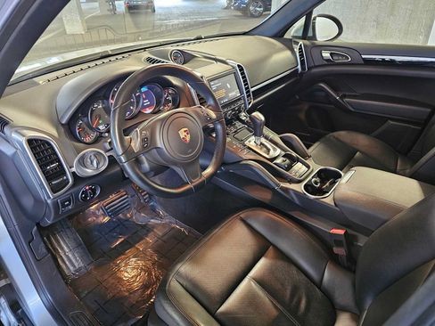 Used 2013 Porsche Cayenne AWD/4WD image 2