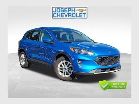 Used 2020 Ford Escape SE FWD image 1