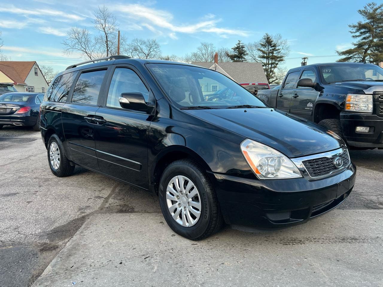 Used 2012 Kia Sedona LX FWD image 3