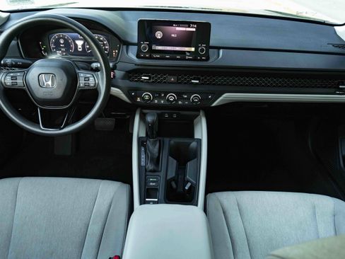 Used 2025 Honda Accord SE image 26