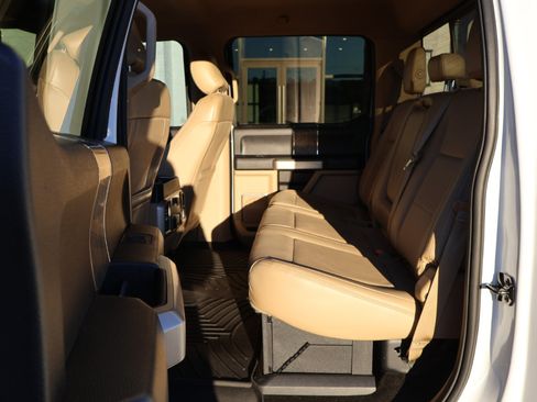 Used 2017 Ford F250 Lariat w/ Chrome Package image 10