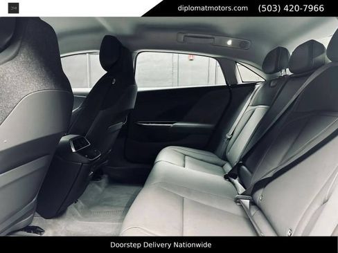 Used 2025 Lucid Air Pure RWD image 23