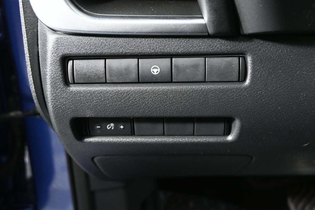 Used 2022 Nissan Rogue SV AWD/4WD image 25