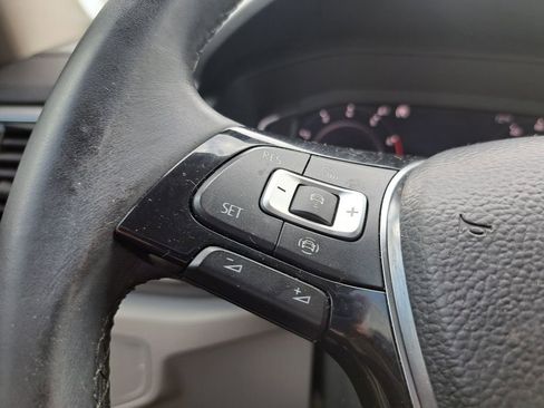 Used 2019 Volkswagen Atlas SEL R-Line image 14