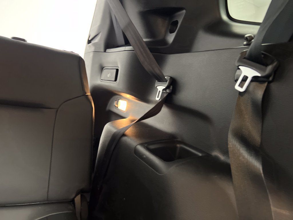 Used 2022 Mitsubishi Outlander SE FWD image 38