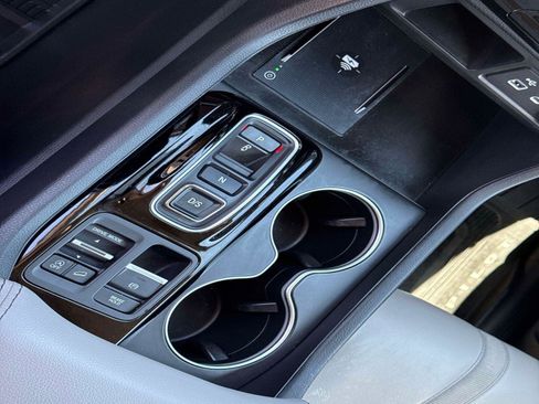 Used 2024 Honda Pilot Touring image 27