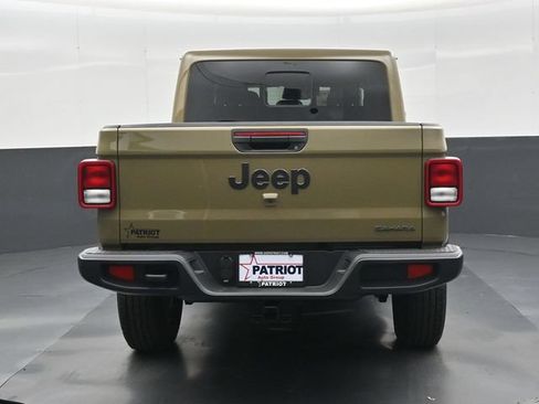 New 2026 Jeep Gladiator Sport AWD/4WD image 22