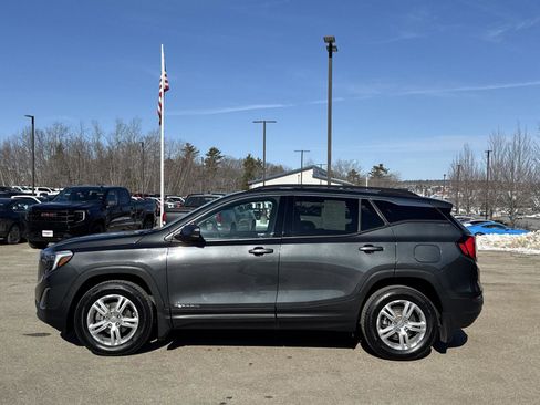 Used 2018 GMC Terrain SLE w/ Driver Convenience Package image 3