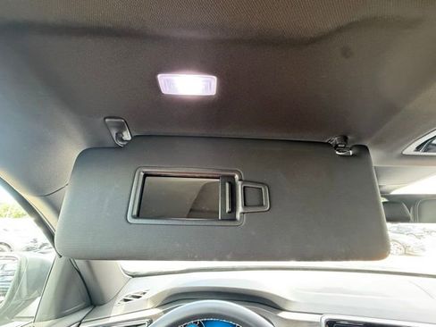 Used 2025 Volkswagen Atlas Cross Sport SE w/ Panoramic Sunroof Package image 29