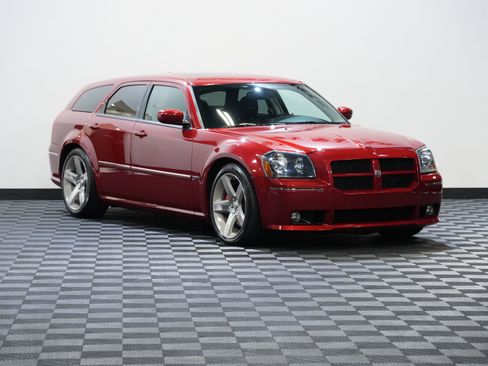 Used 2006 Dodge Magnum SRT8 w/ SRT Option Group III RWD image 5