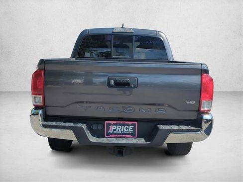 Used 2017 Toyota Tacoma SR5 w/ Tow Package RWD image 6