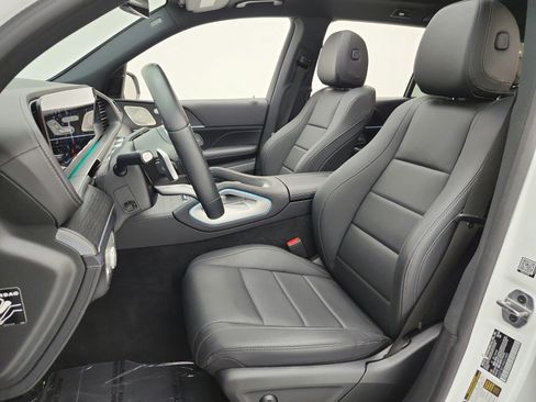 Certified 2023 Mercedes-Benz GLS 450 4MATIC image 13