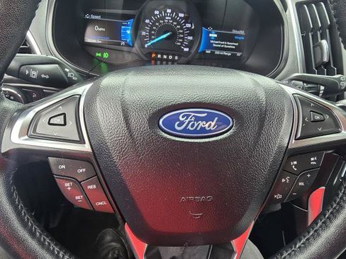 Used 2024 Ford Edge Titanium AWD/4WD image 16