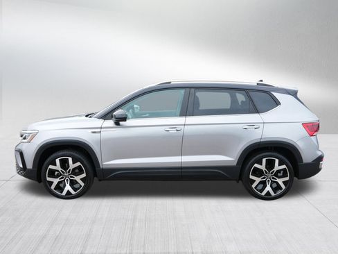 Used 2023 Volkswagen Taos SEL image 4