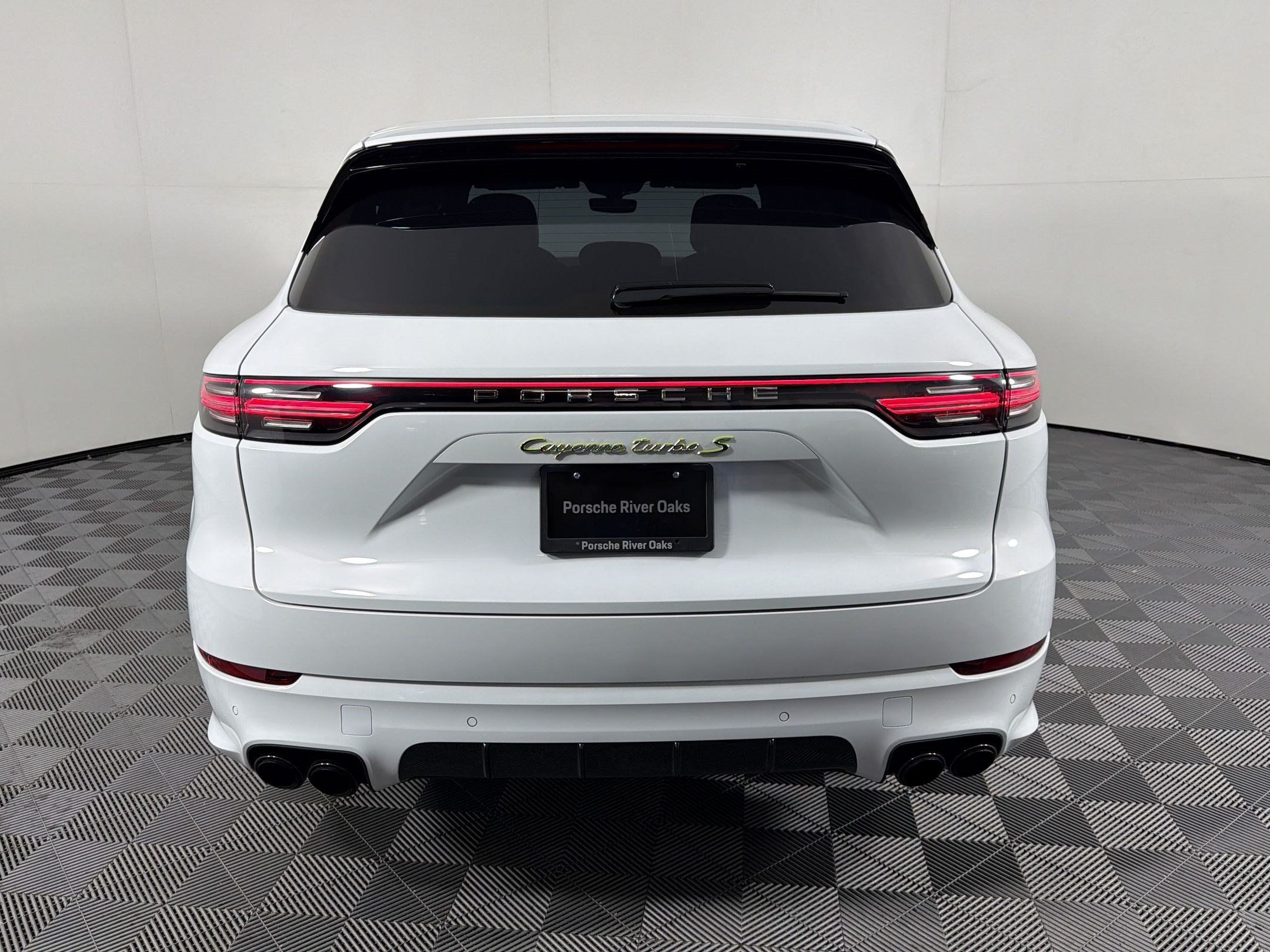 Certified 2022 Porsche Cayenne Turbo S AWD/4WD image 10