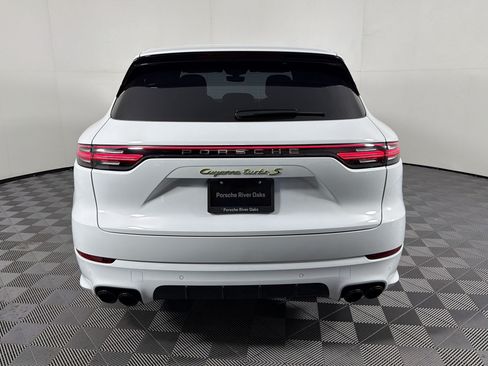 Certified 2022 Porsche Cayenne Turbo S AWD/4WD image 10