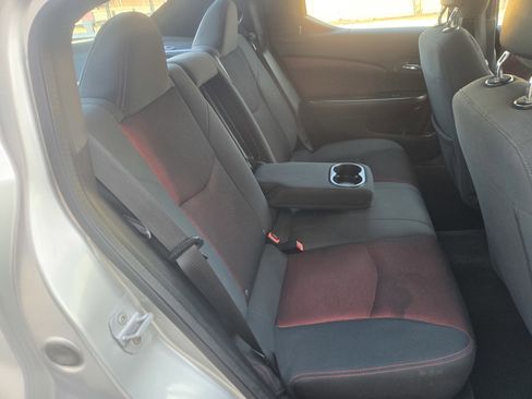 Used 2011 Dodge Avenger Heat image 11