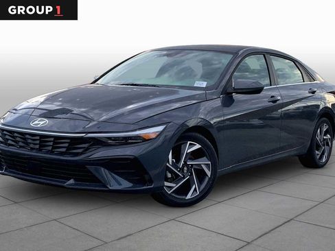 Used 2025 Hyundai Elantra SEL FWD image 1