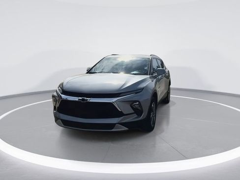 Used 2023 Chevrolet Blazer LT w/ Convenience Package FWD image 4