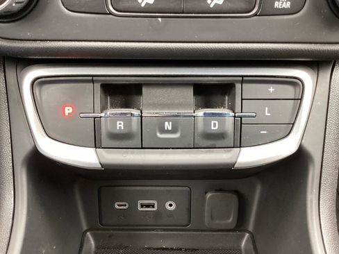 Used 2024 GMC Terrain SLE w/ LPO, Floor Liner Package image 24