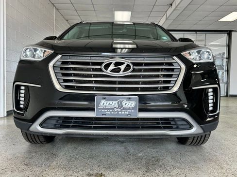 Used 2017 Hyundai Santa Fe SE image 3