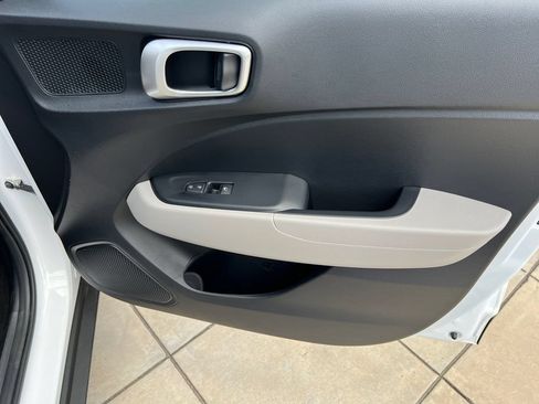 Certified 2026 Hyundai Venue SEL FWD image 6
