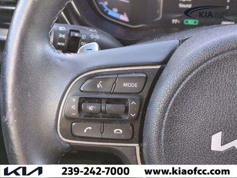Certified 2022 Kia Niro EX Premium image 26