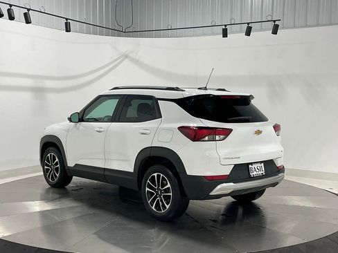 Used 2025 Chevrolet TrailBlazer LT w/ LT Cold Weather Package image 13