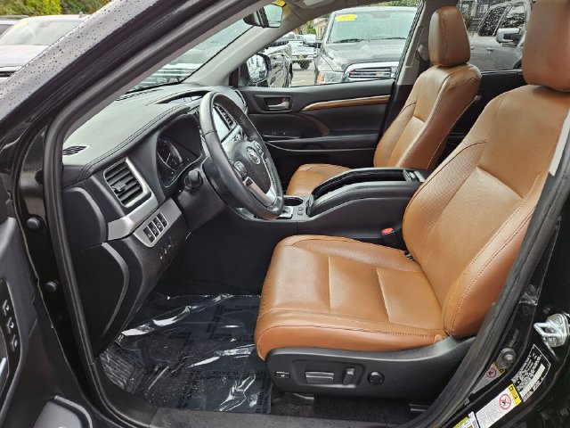 Used 2019 Toyota Highlander Limited Platinum AWD/4WD image 21