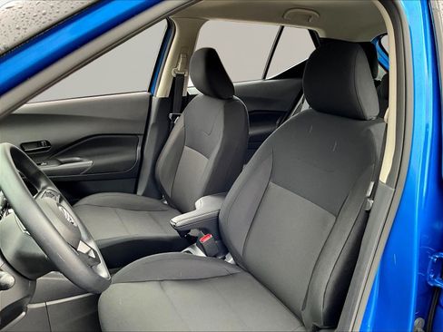 Certified 2025 Nissan Kicks Play S FWD image 21