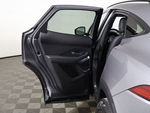 Used 2022 Jaguar E-PACE SE image 23