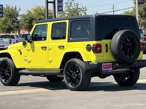 Used 2023 Jeep Wrangler Unlimited Sahara w/ Cold Weather Group AWD/4WD image 7